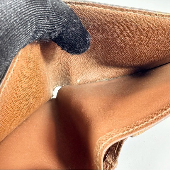 Louis Vuitton Wallet - Picture 8 of 9